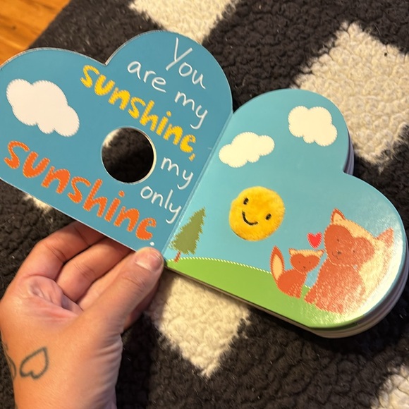 You are my sunshine by Sandra Maqsamen children’s book brand new! - Picture 2 of 7